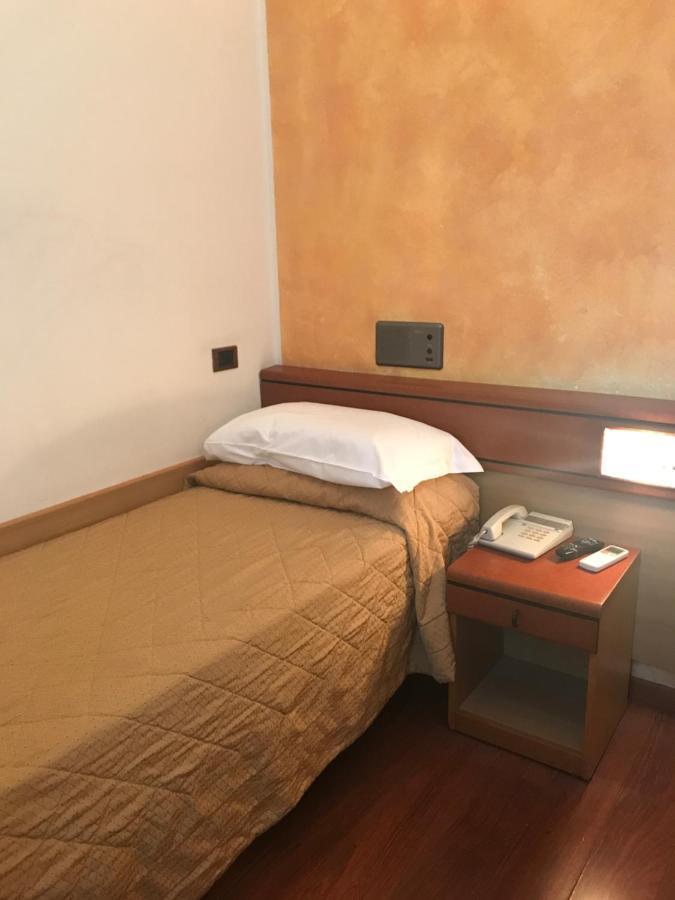 Hotel Aspromonte Milan Exterior photo