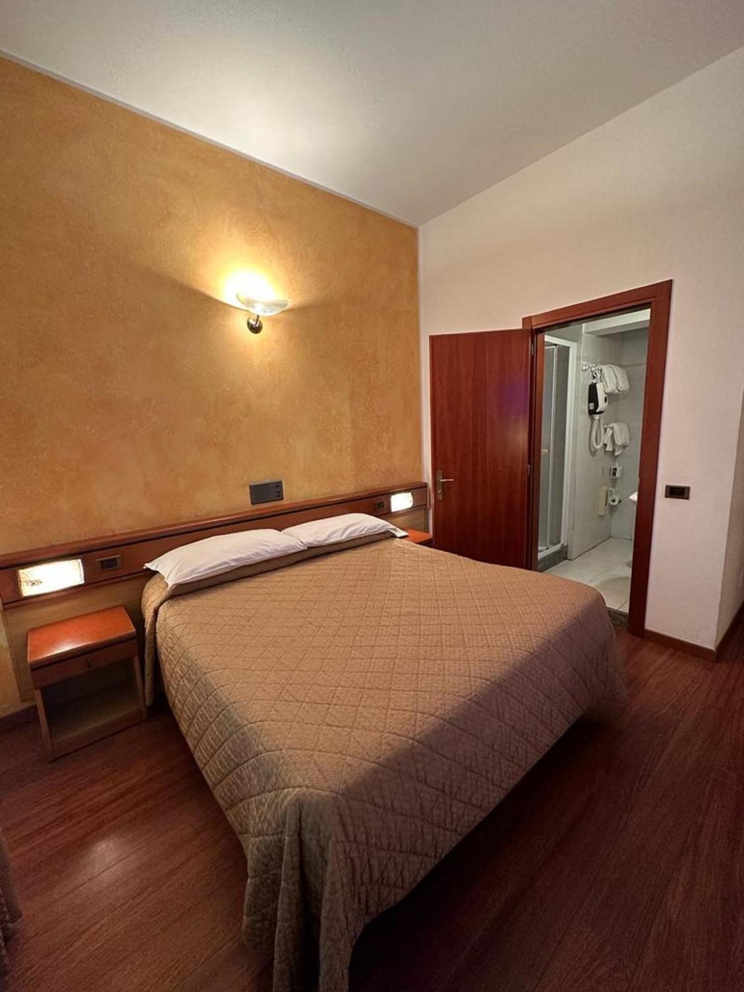 Hotel Aspromonte Milan Exterior photo
